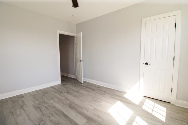 128 S WAVERLEY ST, Staunton, VA 24401