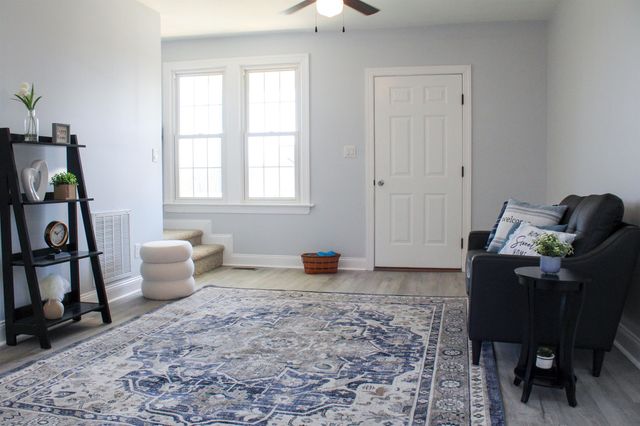 128 S WAVERLEY ST, Staunton, VA 24401