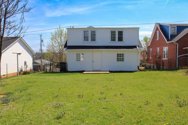 128 S WAVERLEY ST, Staunton, VA 24401