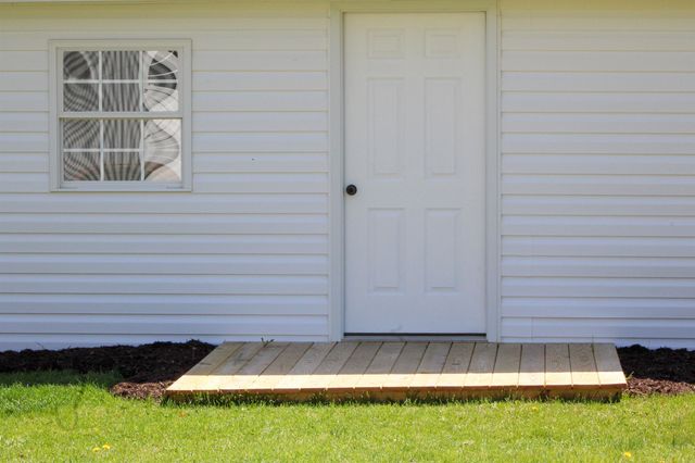 128 S WAVERLEY ST, Staunton, VA 24401