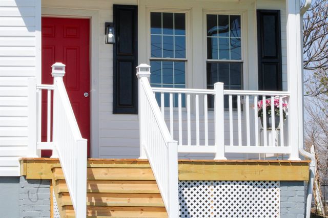 128 S WAVERLEY ST, Staunton, VA 24401