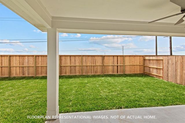 26120 Ethereal Road, La Marque, TX 77563