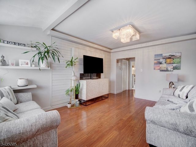 1507 Hiawatha Ave, Hillside Twp., NJ 07205