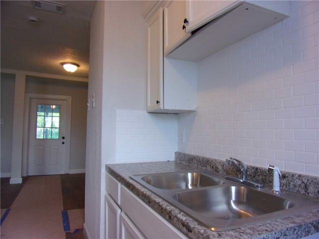 122 Green Trail Dr, Corpus Christi, TX 78405