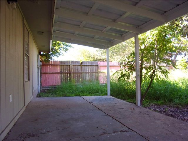 122 Green Trail Dr, Corpus Christi, TX 78405