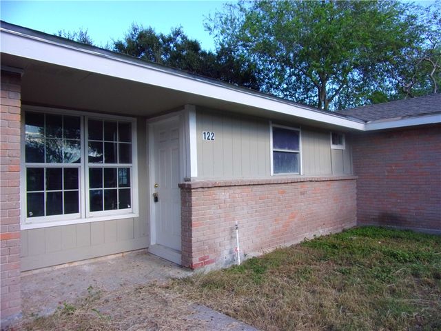 122 Green Trail Dr, Corpus Christi, TX 78405