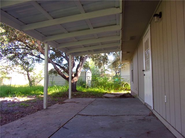 122 Green Trail Dr, Corpus Christi, TX 78405