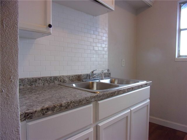 122 Green Trail Dr, Corpus Christi, TX 78405