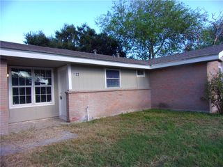 122 Green Trail Dr, Corpus Christi, TX 78405