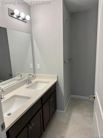 23616 Parkview Lane 27, Farmington, MI 48336