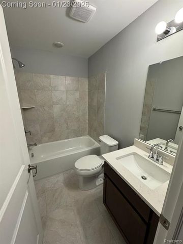 23616 Parkview Lane 27, Farmington, MI 48336