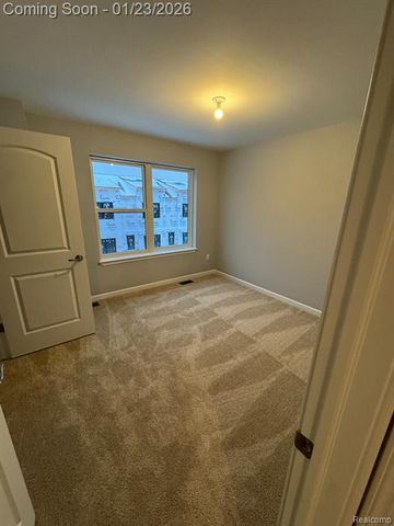 23616 Parkview Lane 27, Farmington, MI 48336