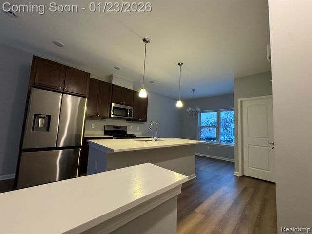 23616 Parkview Lane 27, Farmington, MI 48336