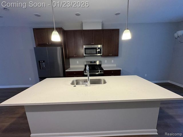 23616 Parkview Lane 27, Farmington, MI 48336