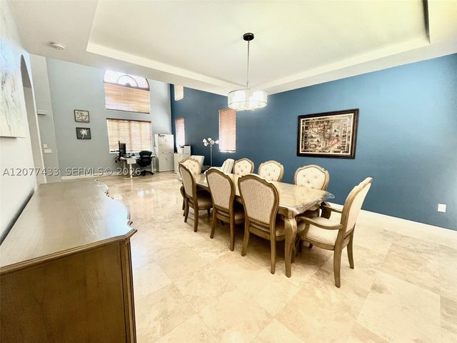 912 NE 35th Ave, Homestead, FL 33033