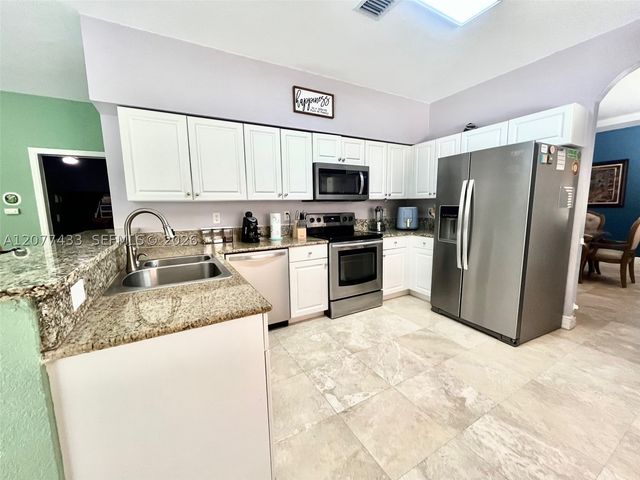 912 NE 35th Ave, Homestead, FL 33033