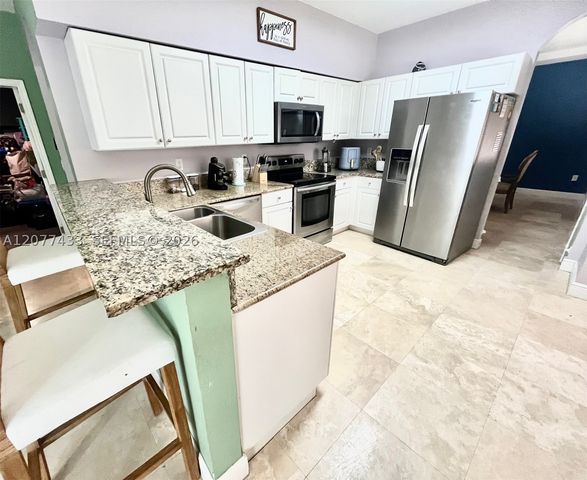 912 NE 35th Ave, Homestead, FL 33033