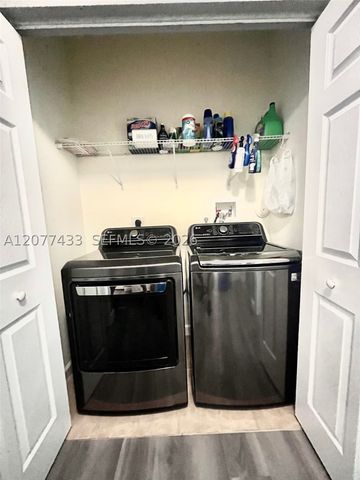 912 NE 35th Ave, Homestead, FL 33033