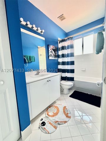 912 NE 35th Ave, Homestead, FL 33033