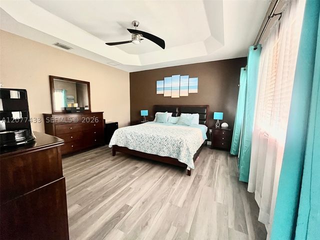 912 NE 35th Ave, Homestead, FL 33033
