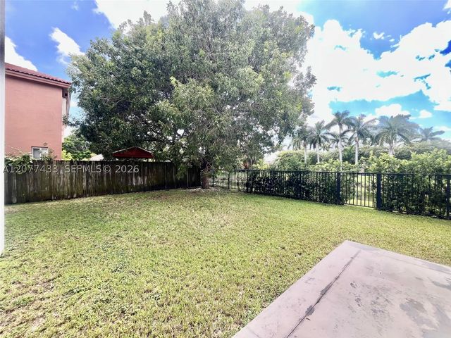 912 NE 35th Ave, Homestead, FL 33033