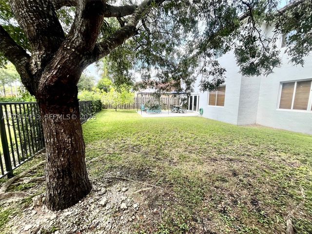 912 NE 35th Ave, Homestead, FL 33033