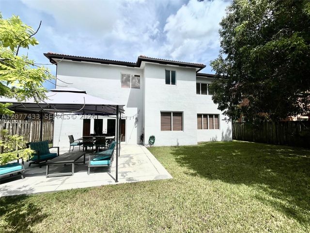 912 NE 35th Ave, Homestead, FL 33033