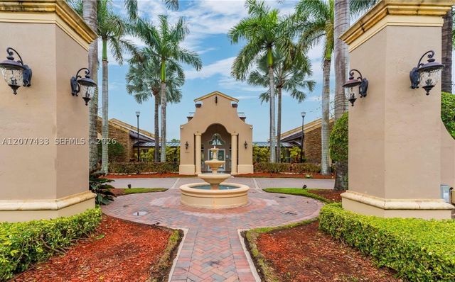 912 NE 35th Ave, Homestead, FL 33033
