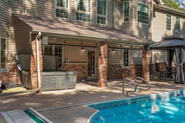 5032 W Concord Drive, La Porte, IN 46350