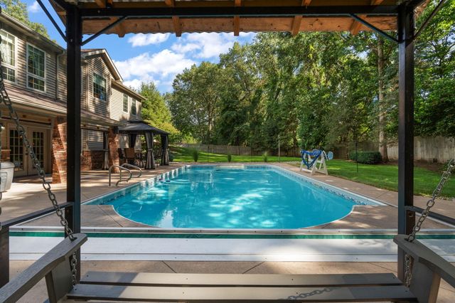 5032 W Concord Drive, La Porte, IN 46350