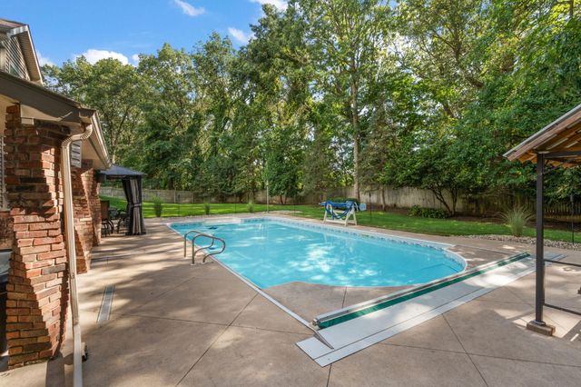 5032 W Concord Drive, La Porte, IN 46350