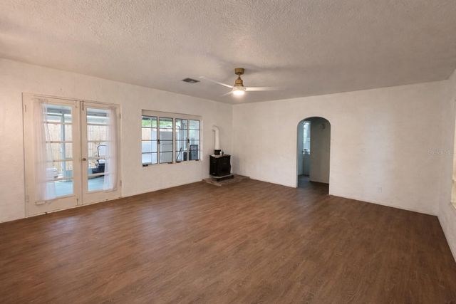 403 E JOHNSON AVENUE, Lake Wales, FL 33853