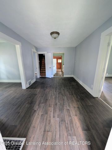 1310 W Maple Street, Lansing, MI 48915