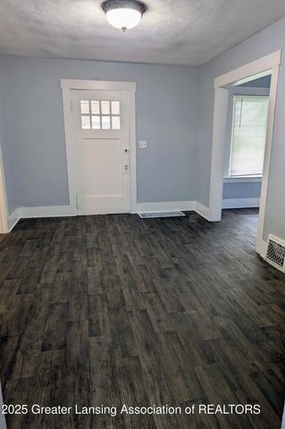 1310 W Maple Street, Lansing, MI 48915