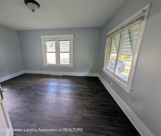 1310 W Maple Street, Lansing, MI 48915