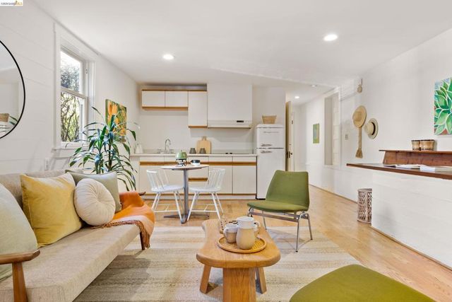 248 Mather St, Oakland, CA 94611