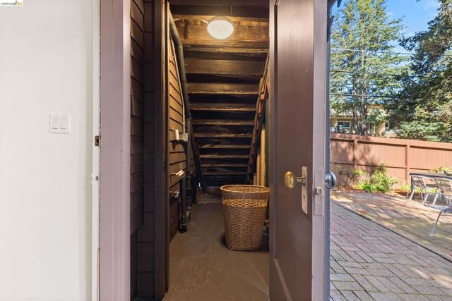 248 Mather St, Oakland, CA 94611