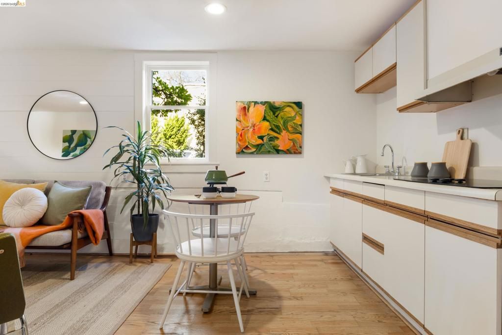 Image 27 of property listing at 248 Mather St, Oakland, CA 94611