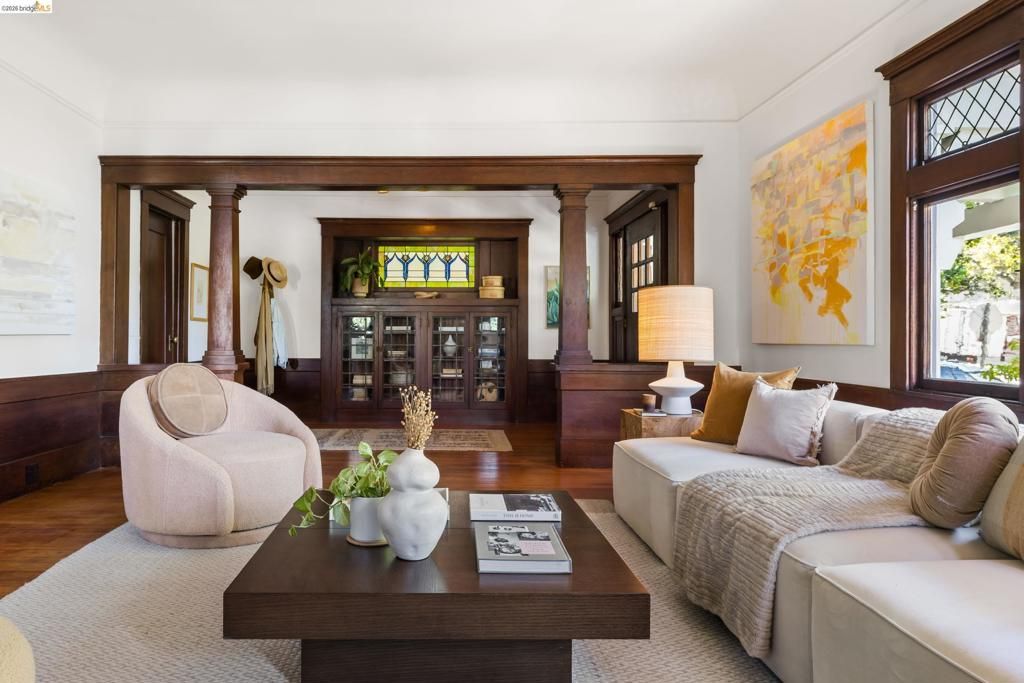 Image 6 of property listing at 248 Mather St, Oakland, CA 94611