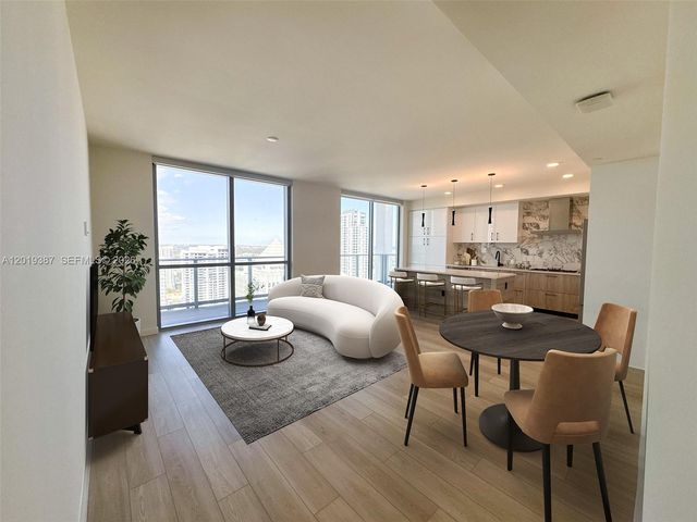 333 S New River Dr E 2006, Fort Lauderdale, FL 33301