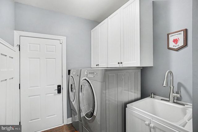 221 HAZELTINE CIR, Blue Bell, PA 19422