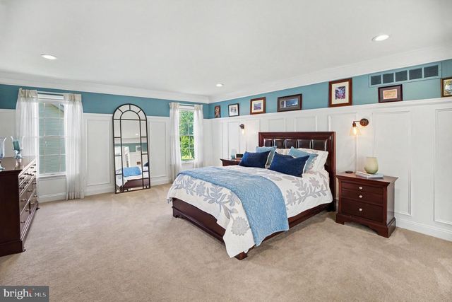 221 HAZELTINE CIR, Blue Bell, PA 19422