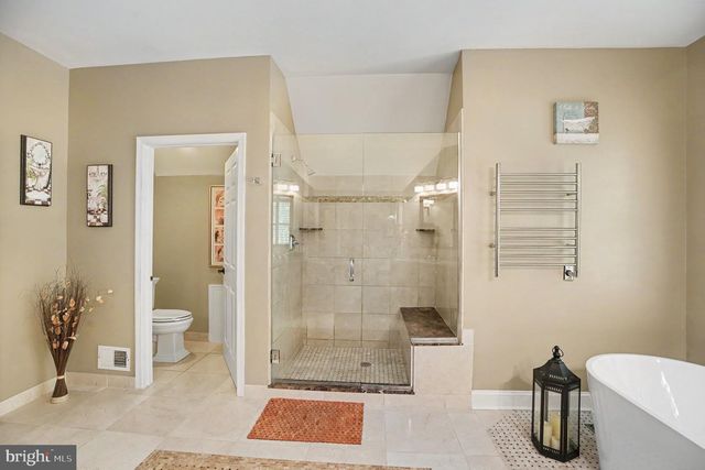 221 HAZELTINE CIR, Blue Bell, PA 19422