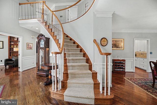 221 HAZELTINE CIR, Blue Bell, PA 19422