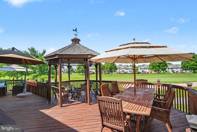 221 HAZELTINE CIR, Blue Bell, PA 19422