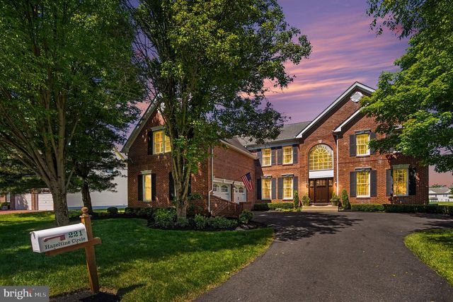 221 HAZELTINE CIR, Blue Bell, PA 19422