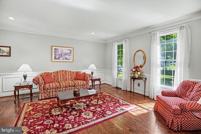 221 HAZELTINE CIR, Blue Bell, PA 19422