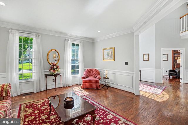 221 HAZELTINE CIR, Blue Bell, PA 19422