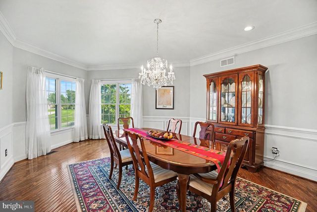 221 HAZELTINE CIR, Blue Bell, PA 19422