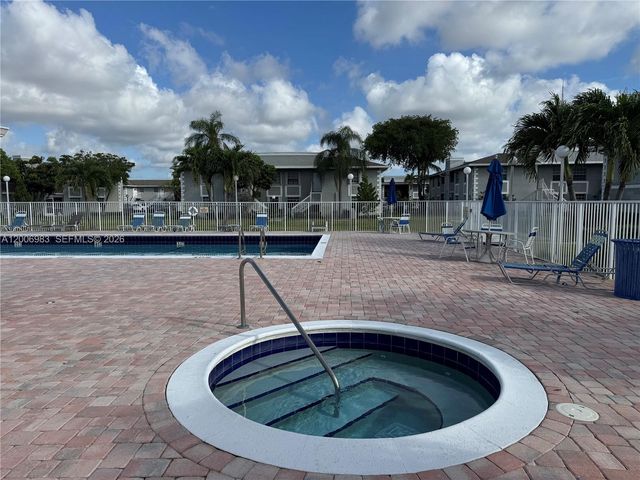471 NE 210th Circle Terrace 103, Miami, FL 33179